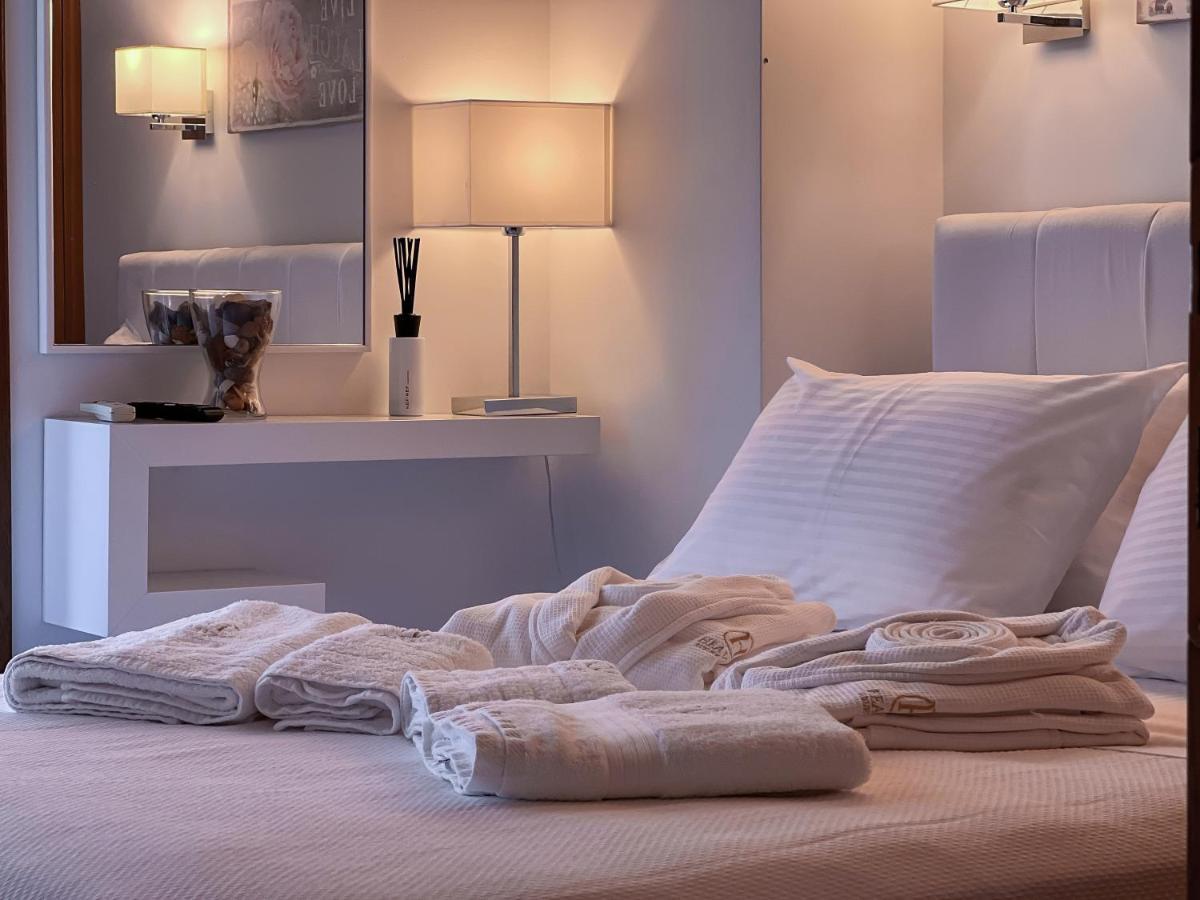 Heaven Luxury Villa Неа Рода Екстериор снимка