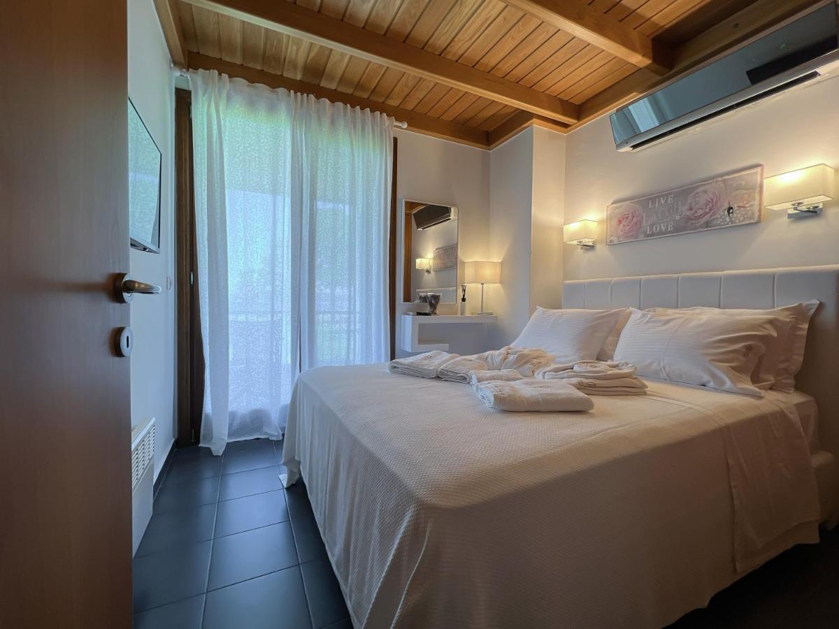 Heaven Luxury Villa Неа Рода Екстериор снимка