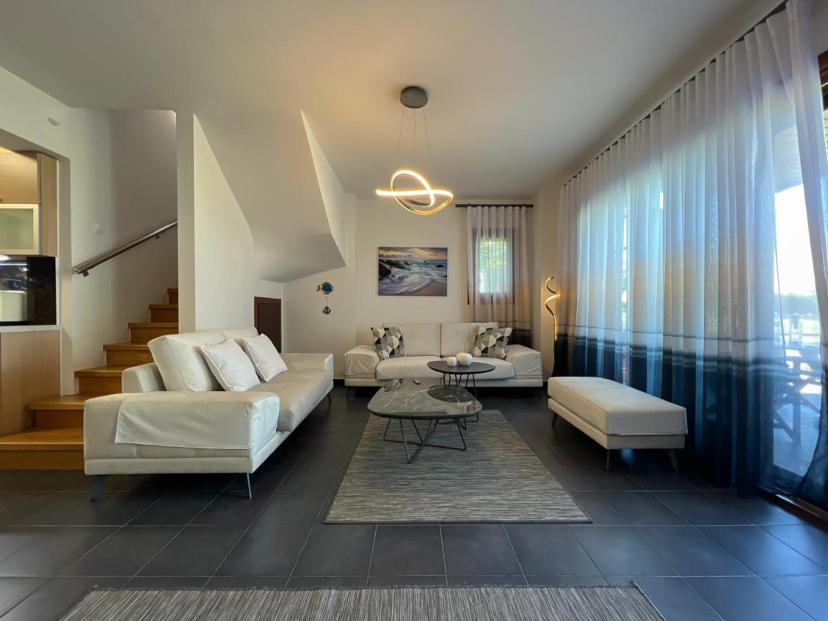 Heaven Luxury Villa Неа Рода Екстериор снимка